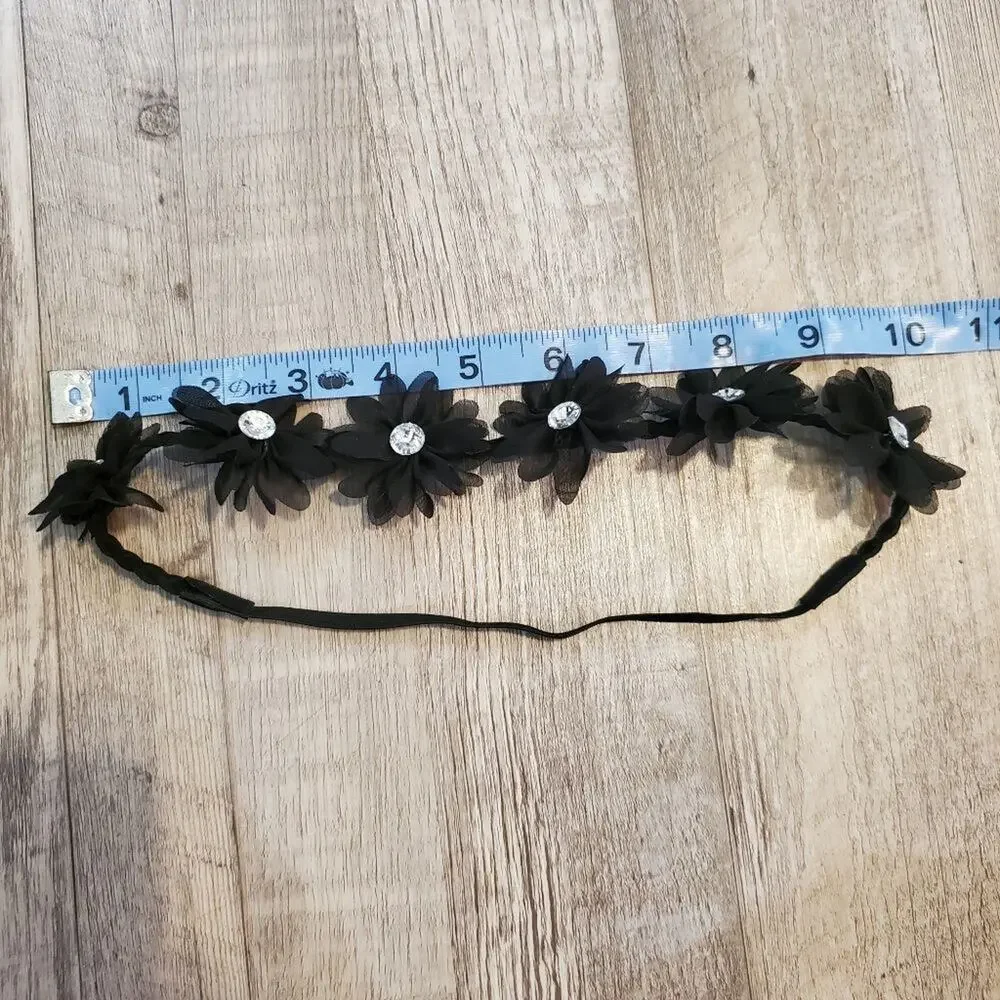 𝅺Black floral headband